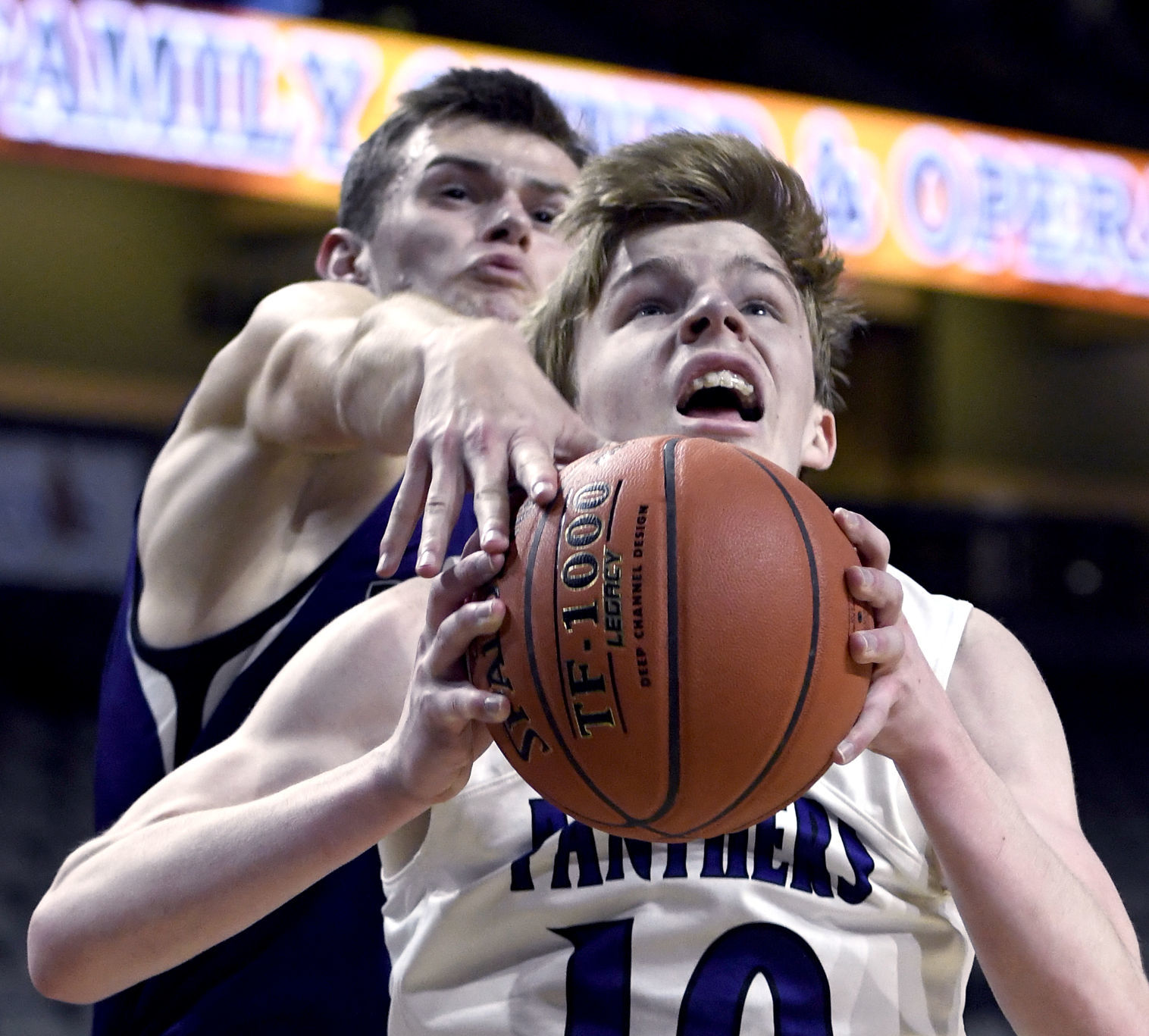 MOC-Floyd Valley defeats Dakota Valley